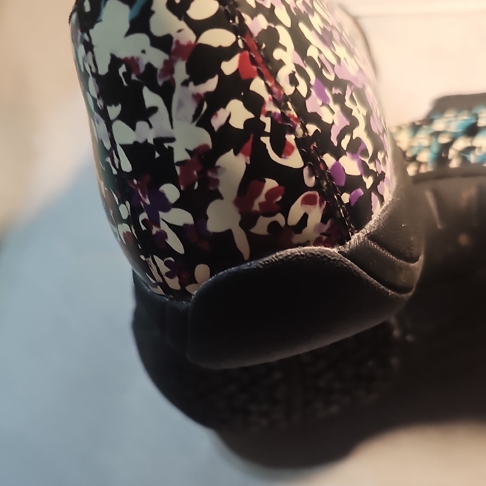 Easy Spirit Black and White Flats - Picture 4 of 8